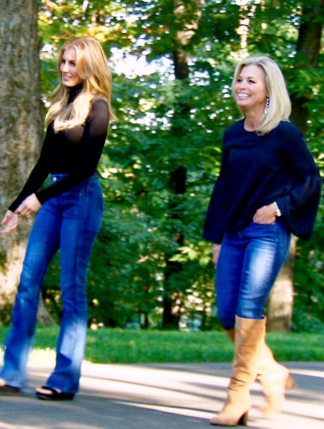 The Appreciation Of Booted News Women Blog Cbs Sunday Morning S Tracy Smith Walks Back To The Blog