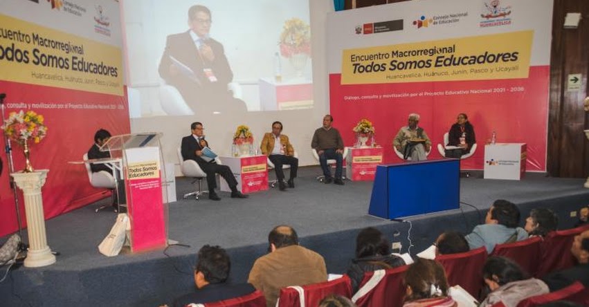 HUANCAVELICA: Encuentro Macrorregional «Todos Somos Educadores» CNE - www.cne.gob.pe HUANCAVELICA: Encuentro Macrorregional «Todos Somos Educadores» CNE - www.cne.gob.pe