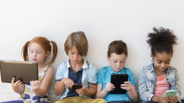 Membesarkan Anak Zaman Now (Part 1 : Penggunaan Media Digital Pada Anak)
