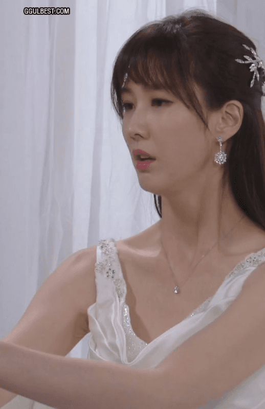 드레스 입은 이수경