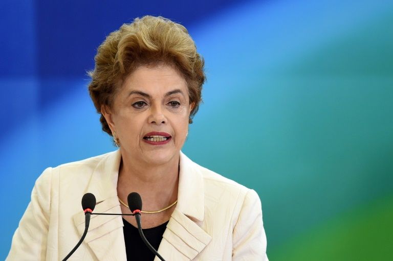 Dilma aproveita Parada LGBT para alerta que ministro de Temer quer o fim do nome social Dilma aproveita Parada LGBT para alerta que ministro de Temer quer o fim do nome social