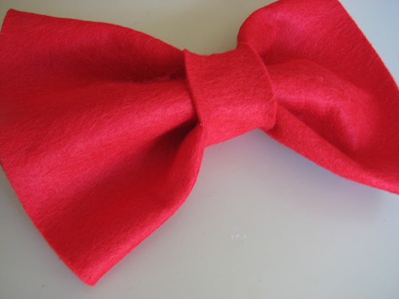 The Simple Craft Diaries Cat in The Hat Bow Tie