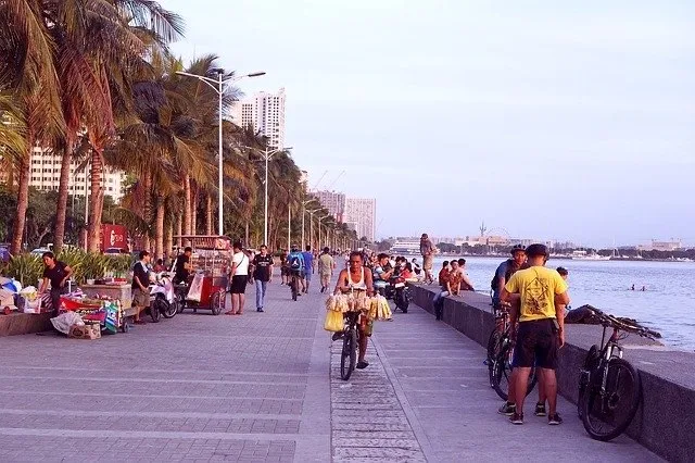 Roxas Boulevard in Manila