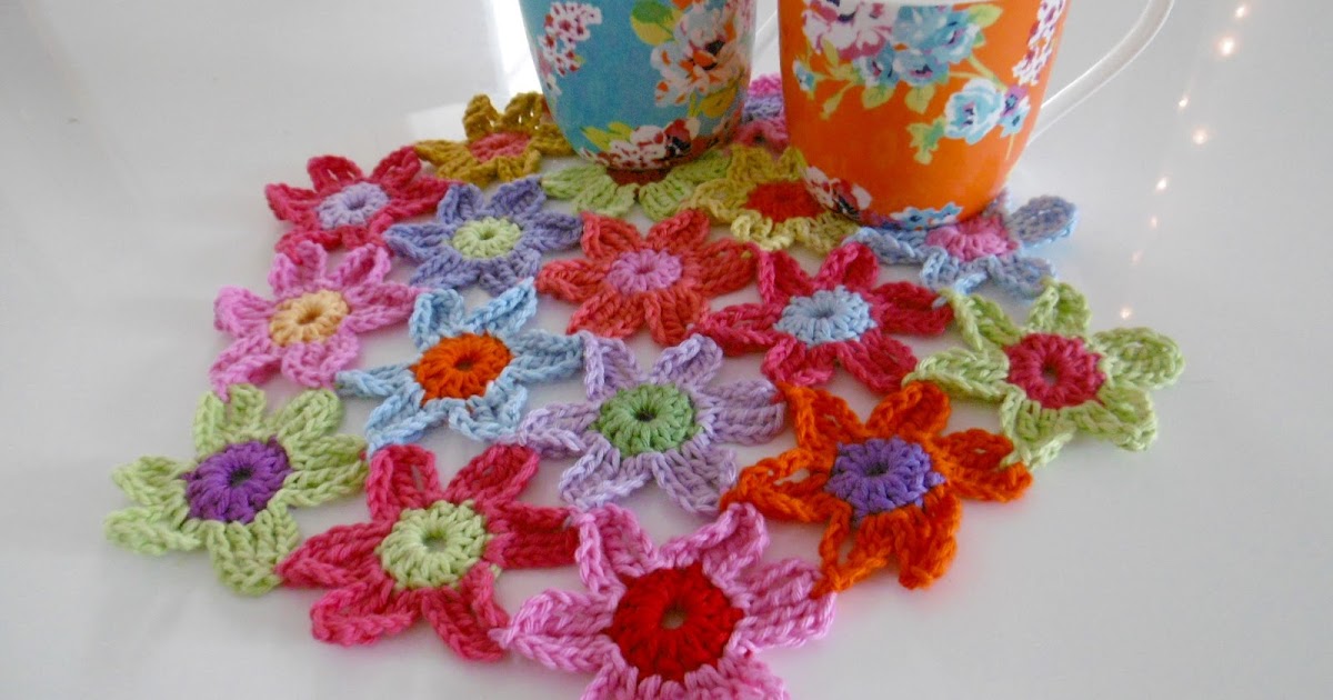 Susan Pinner Dunelm Sussex Mugs and the Crochet Flower mat......