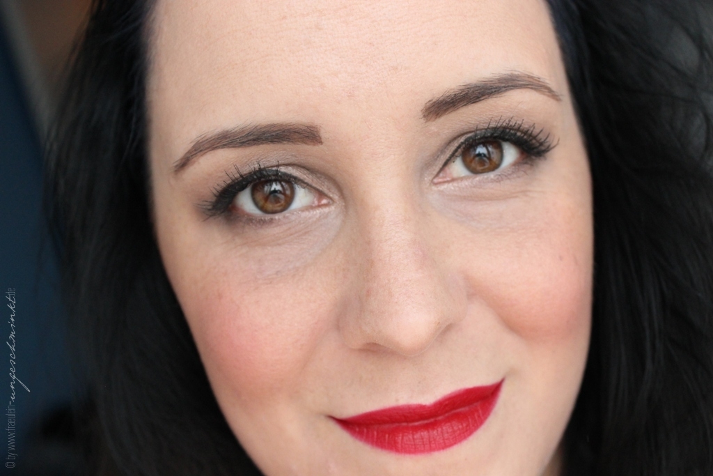 Beni Durrer Lippenstift Red Friday – Matt, Kaltes Dunkelrot – 4 G, Mit Vanilleduft & Pflegenden Ölen