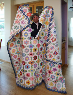 Robin Atkins, Grandma's Garden, hexie quilt, finishing the top Robin Atkins, Grandma's Garden, hexie quilt, finishing the top