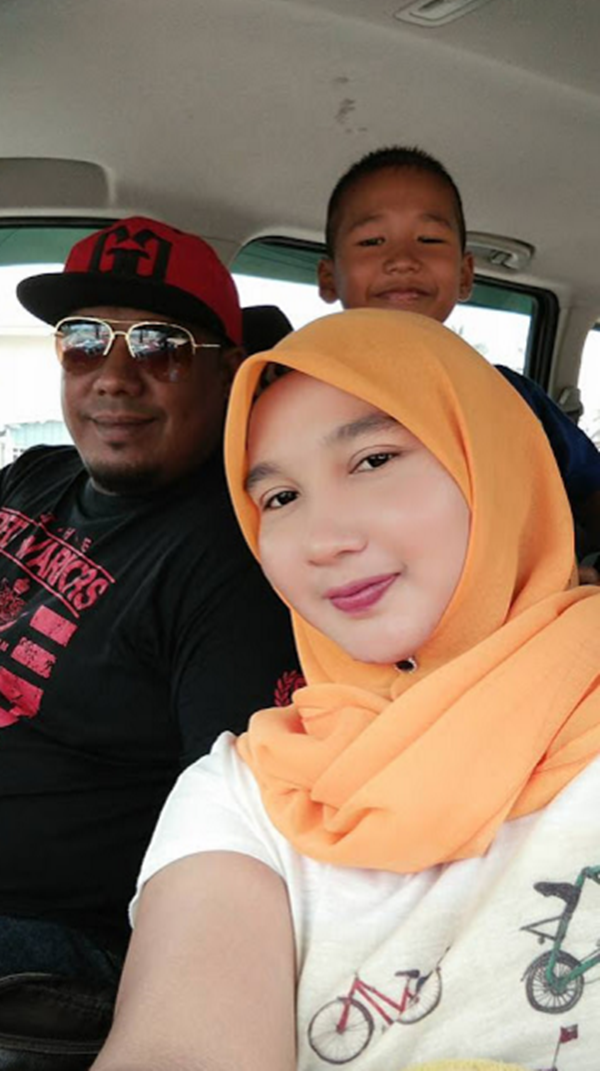 Bagaikan Pelanduk Dua Serupa! Lelaki Seiras Arwah Pak Yus Jambu Ditemui Mengejutkan Netizen (GAMBAR) Bagaikan Pelanduk Dua Serupa! Lelaki Seiras Arwah Pak Yus Jambu Ditemui Mengejutkan Netizen (GAMBAR)