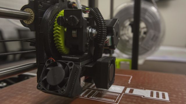 美國海軍陸戰隊使用3D列印機製作零件