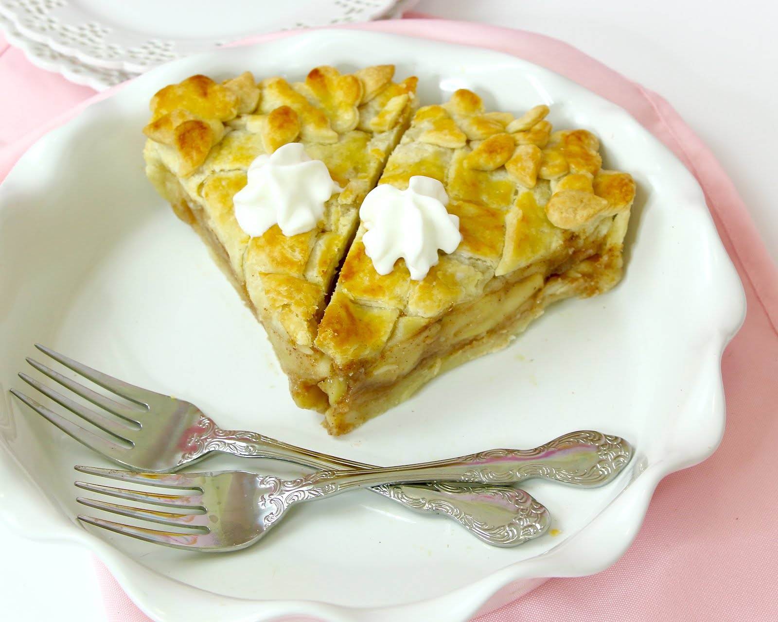 {VIDEO} Small Batch Apple Pie for Two (2slice Apple Pie) The Lindsay Ann