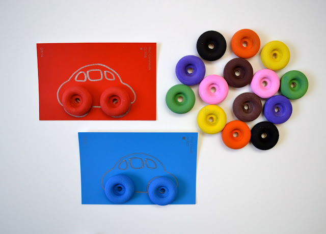 Example of how to play this color matching game - the right colored wheels are added to the cars
