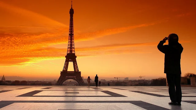 Foto Eiffeltoren in Parijs bij zonsondergang