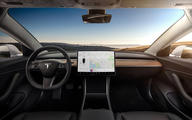 tesla-model-3-delivered-to-first-30-buyers-Tesla-Model-3-Review-Specs-Price