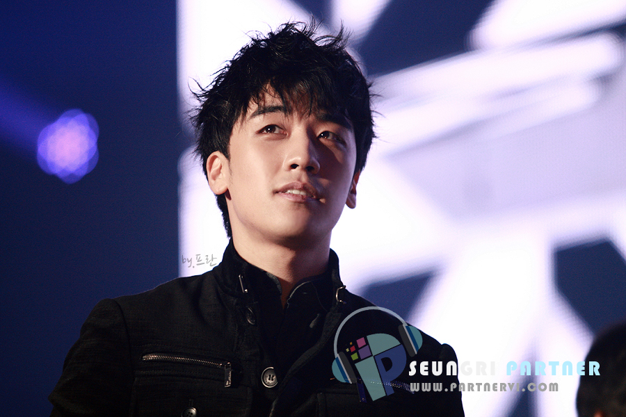 http://2.bp.blogspot.com/-L1E5DZ7MsnI/TvKI4wk7gQI/AAAAAAAAO38/ld-DShqCJM0/s1600/Seungri_007.jpg