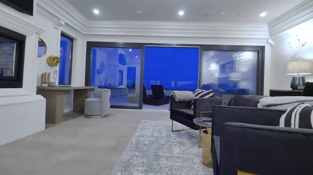 29 Interior Design Photos vs. 1103 Gilston Rd, West Vancouver Luxury Home Tour