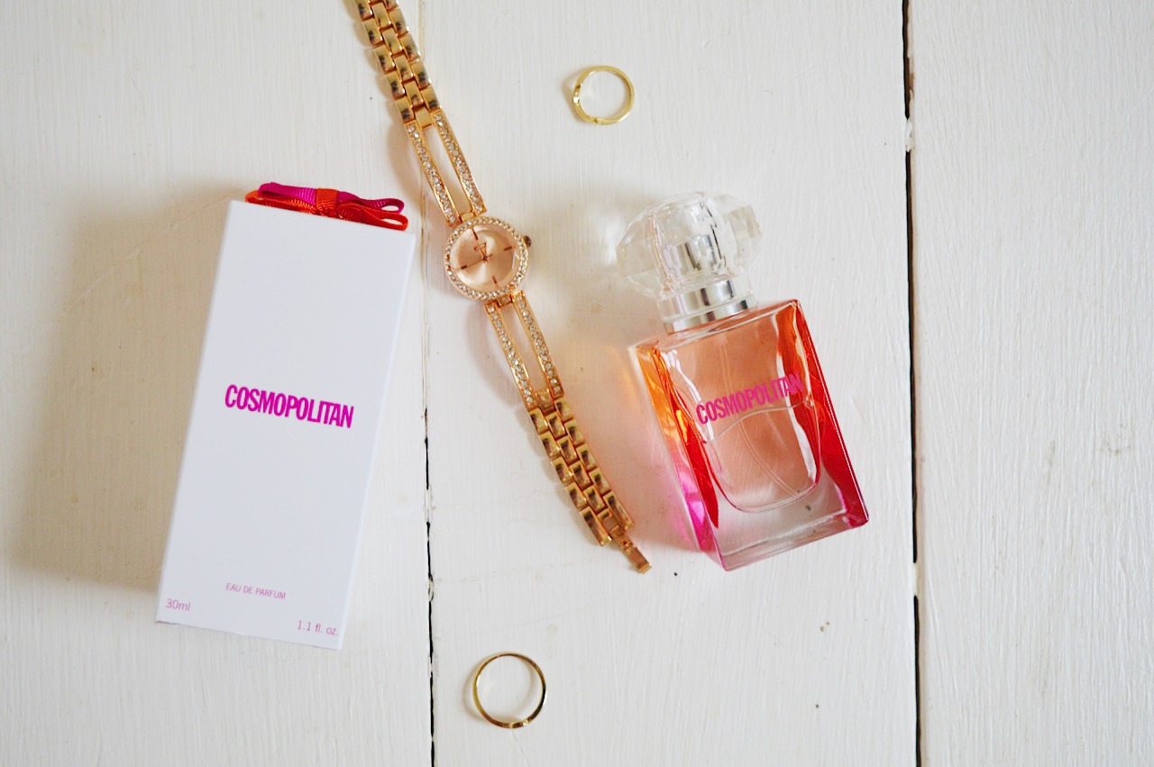 A review of the debut fragrance by Cosmopolitan, FashionFake, beauty bloggers