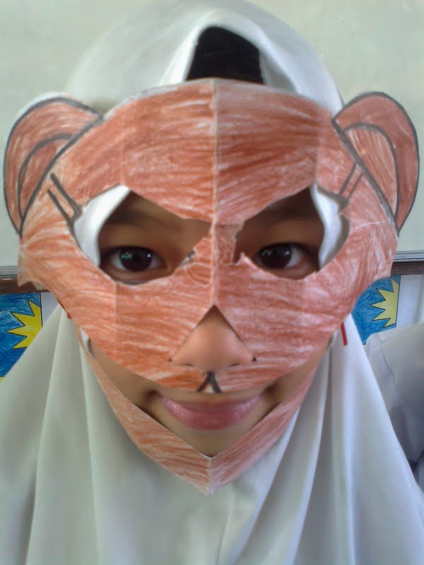 ARTIFAK DALAM BOTOL: Topeng haiwan