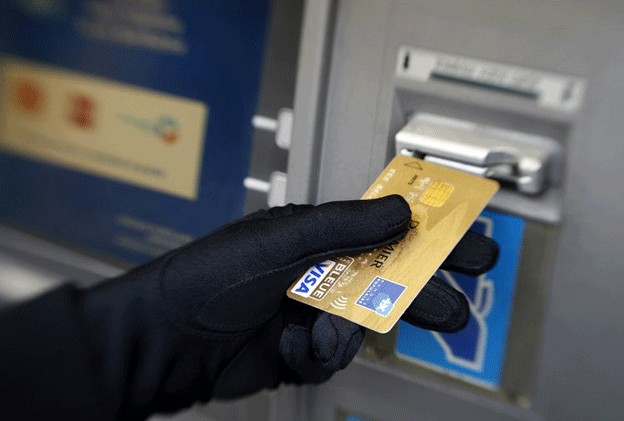 Duit Miliaran di ATM Berhasil Dibobol Pengangguran Satu Ini, Ternyata Belajarnya Gini Doang.... Duit Miliaran di ATM Berhasil Dibobol Pengangguran Satu Ini, Ternyata Belajarnya Gini Doang....