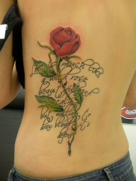 Tatuaje de Rosa y frase de amor