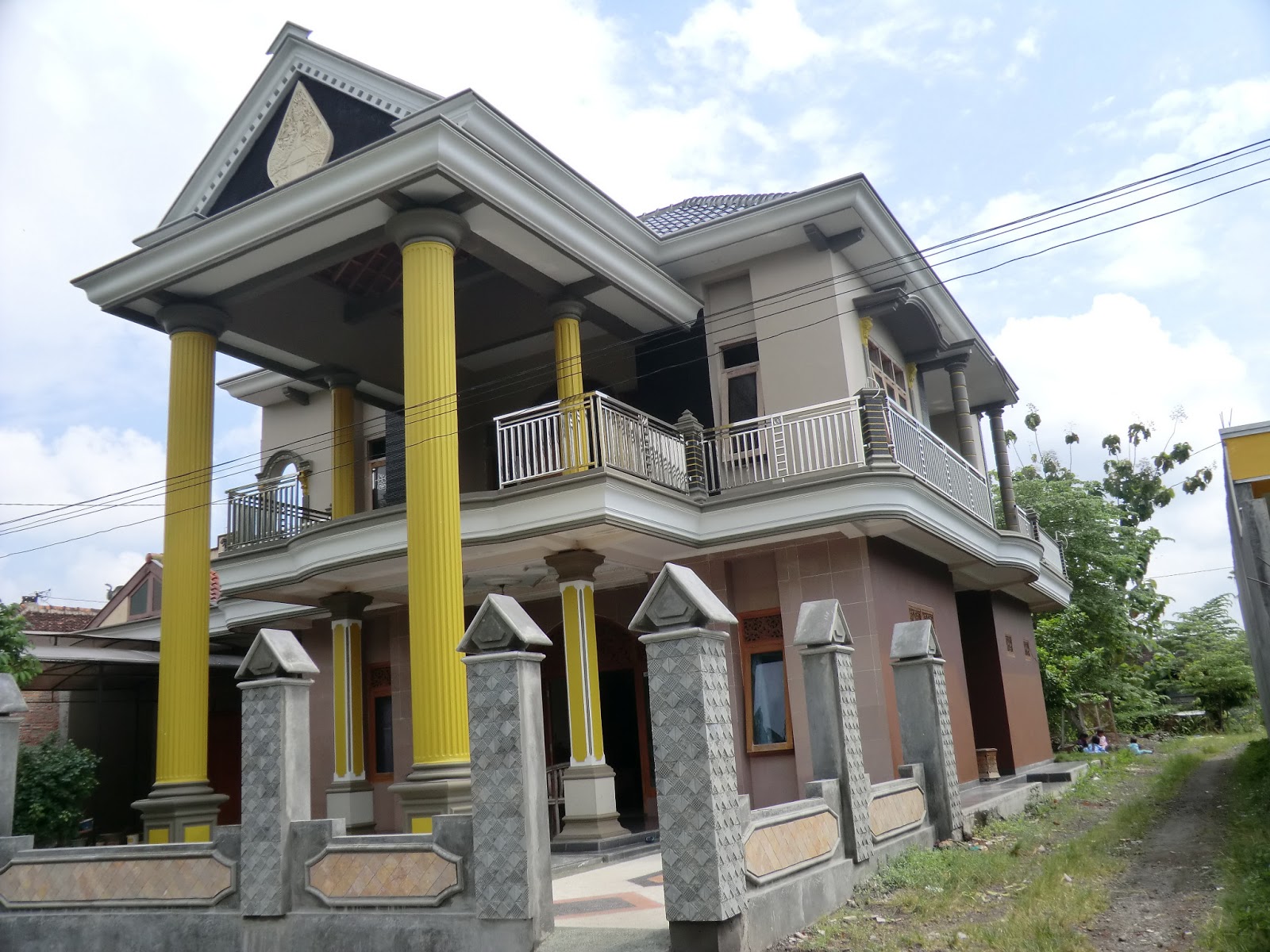Populer 21 Gambar Lisplang Teras Rumah Minimalis 2 Lantai Simple Dan