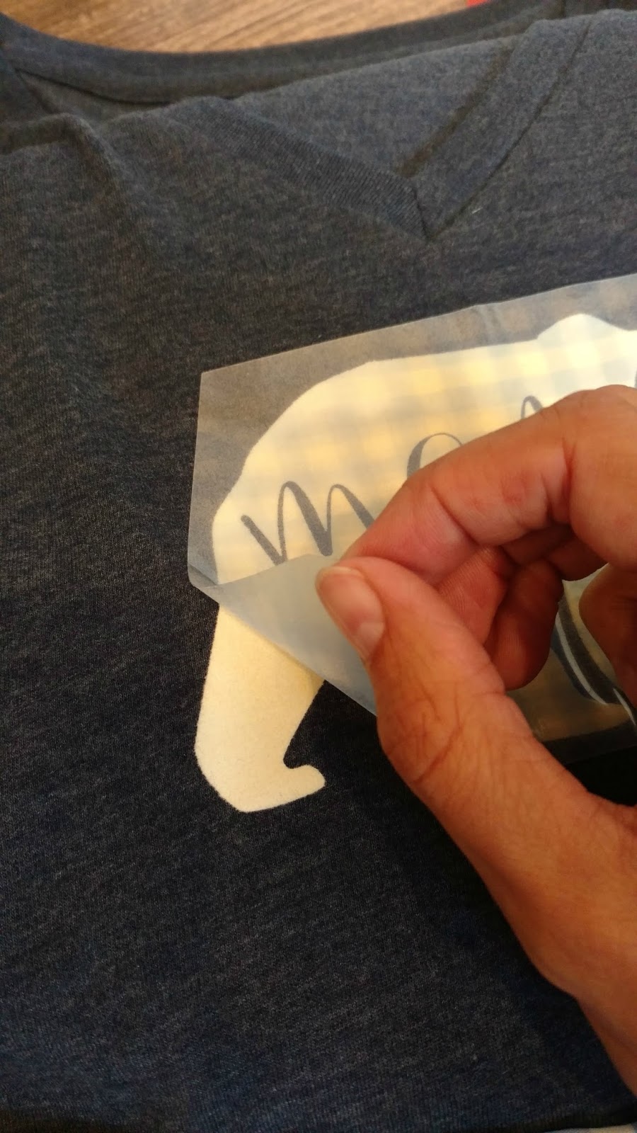 How To Use Flocked Heat Transfer Vinyl {Tips from a Beginner