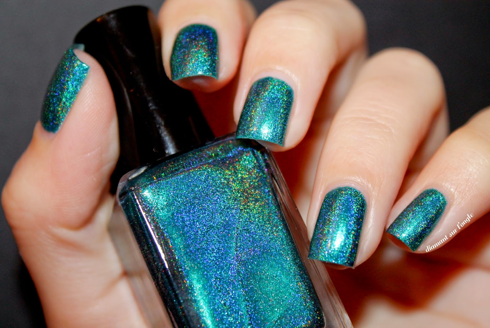 Swatch of the nail polish "Scintealliant" by Enchanted Polish ft. Pshiiit