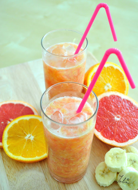 Orange, grapefruit and banana smoothie