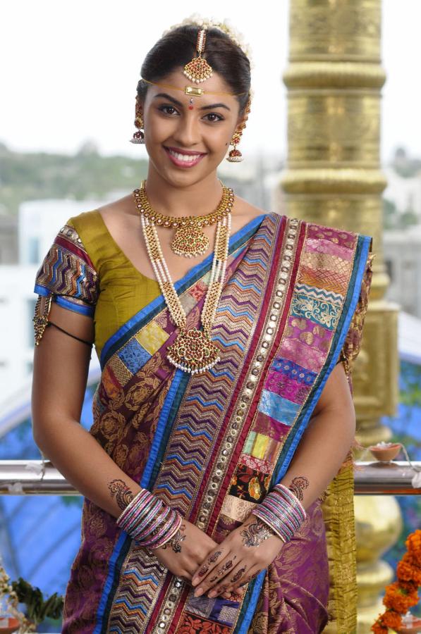 TamilPower.com:: Glamorous Actresses of Indian Cinema!: Richa