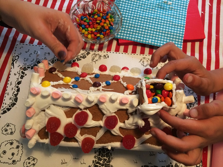 Gingerbread House decorating - decorating the roof