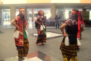 Tari Kandingang Tarian Tradisional Dari Sumba Timur Provinsi Ntt Cinta Indonesia