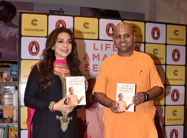 Actress Juhi Chawla and author Gaur Gopal Das launched Life's Amazing Secrets ar Crpossword Bookstores
