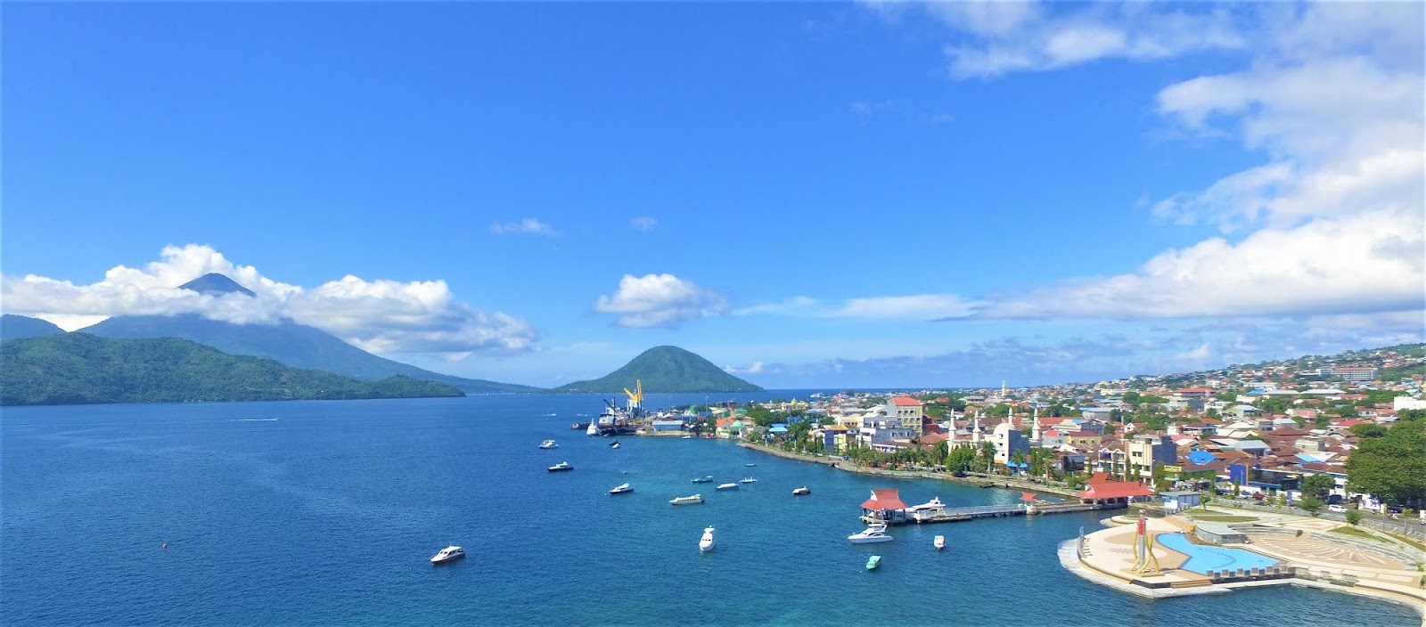 Dive and Stay on Ternate island ~ UNDERWATER TERNATE