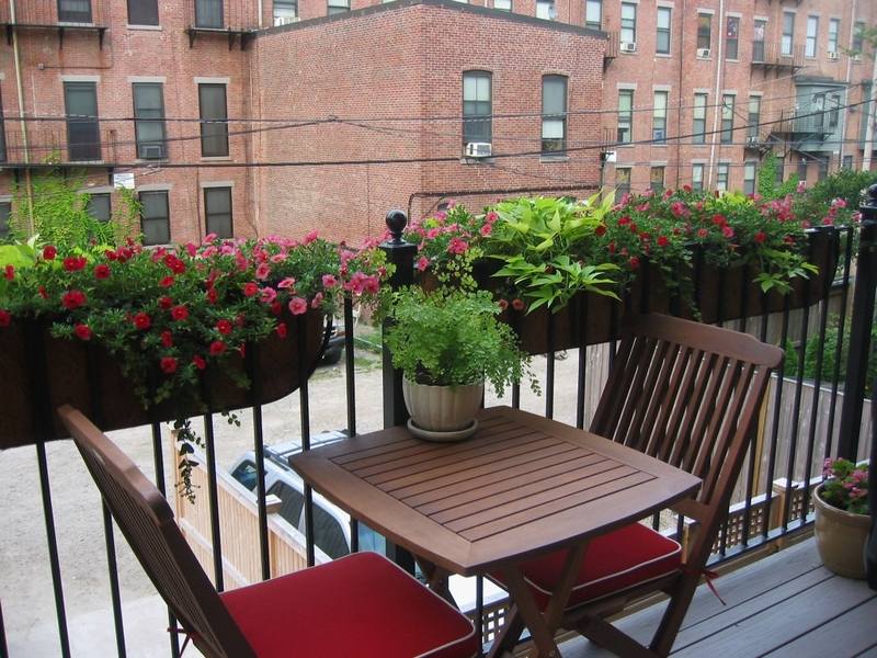34 Cool Ideas For Balcony Planters And Window Boxes Diy Fun World