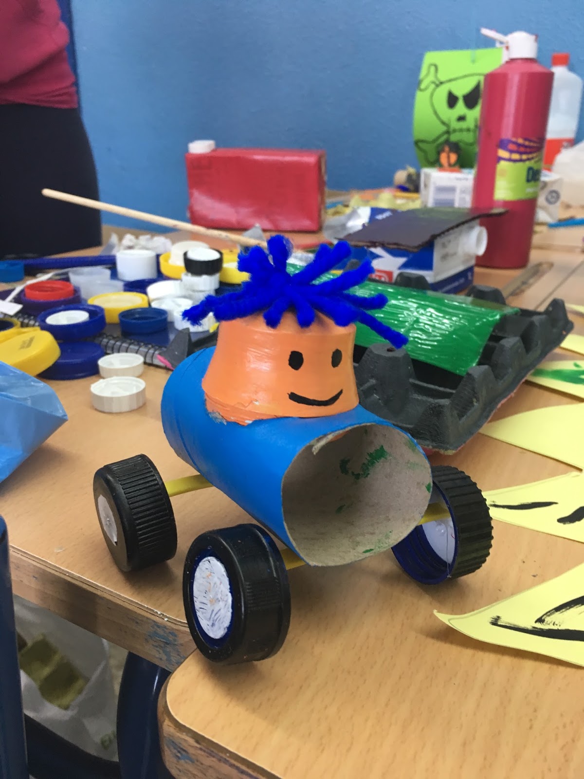 elaboración de juguetes con material reciclado