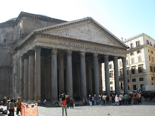 Panteón de Agripa, templo circular dedicado a todos los dioses.