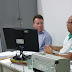EM VISITA A SECRETARIA DE EDUCAÇÃO, PREFEITO VERIFICA SISTEMA QUE ACOMPANHA LIBERAÇÃO DE RECURSOS PARA DESTINADOS ÀS ESCOLAS DA REDE MUNICIPAL DE SANTA CRUZ