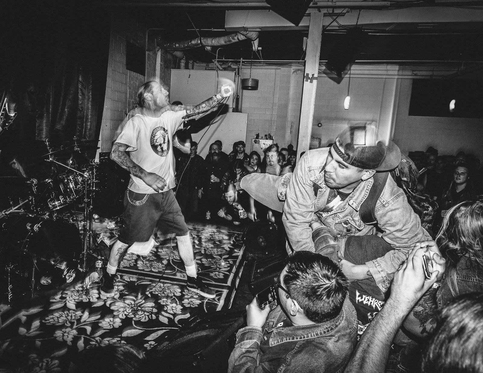 Infamous Violent Lag Charles Bronson 'strikes Up Close Relationship With Stunnin