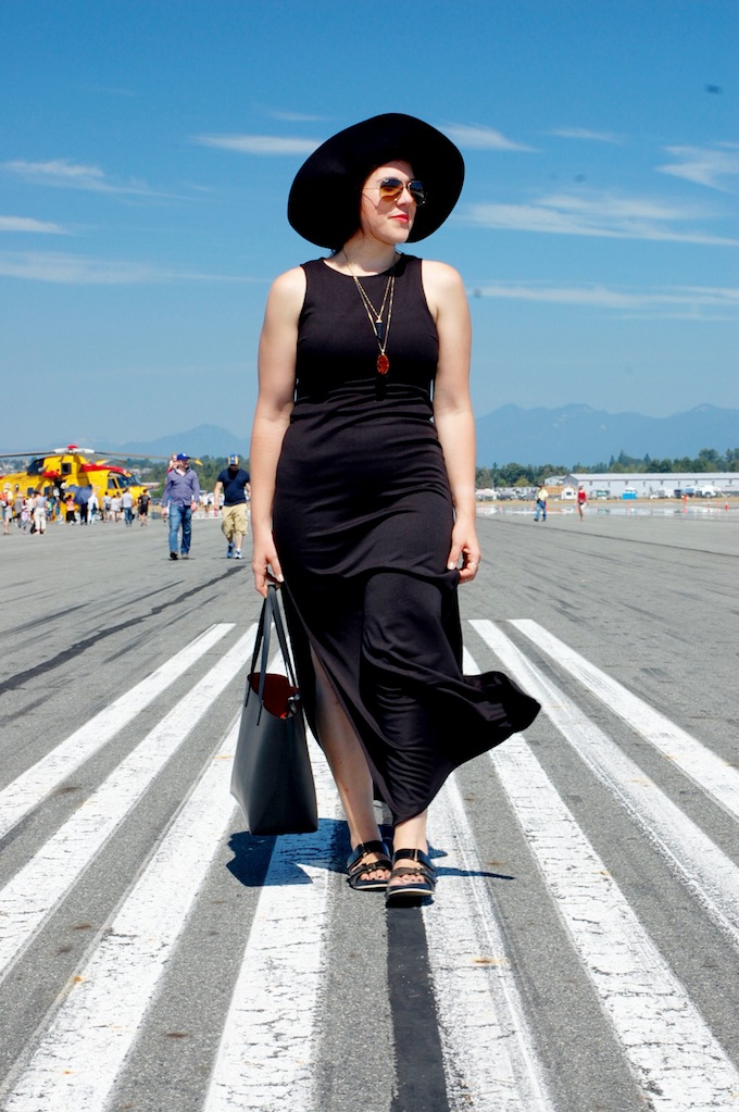 Forever 21 maxi dress, H&M wool hat, Mansur Gavriel tote bag Vancouver fashion blog