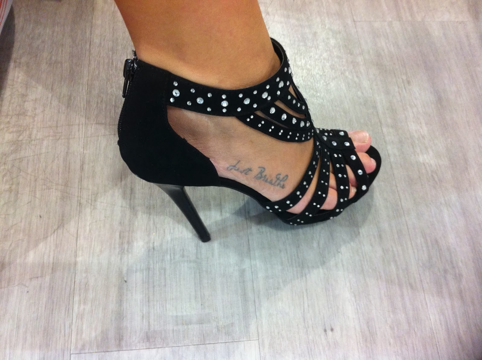 Mein Besuch im riesen Muffin – Cricket für Anfänger – Sinas Einblick