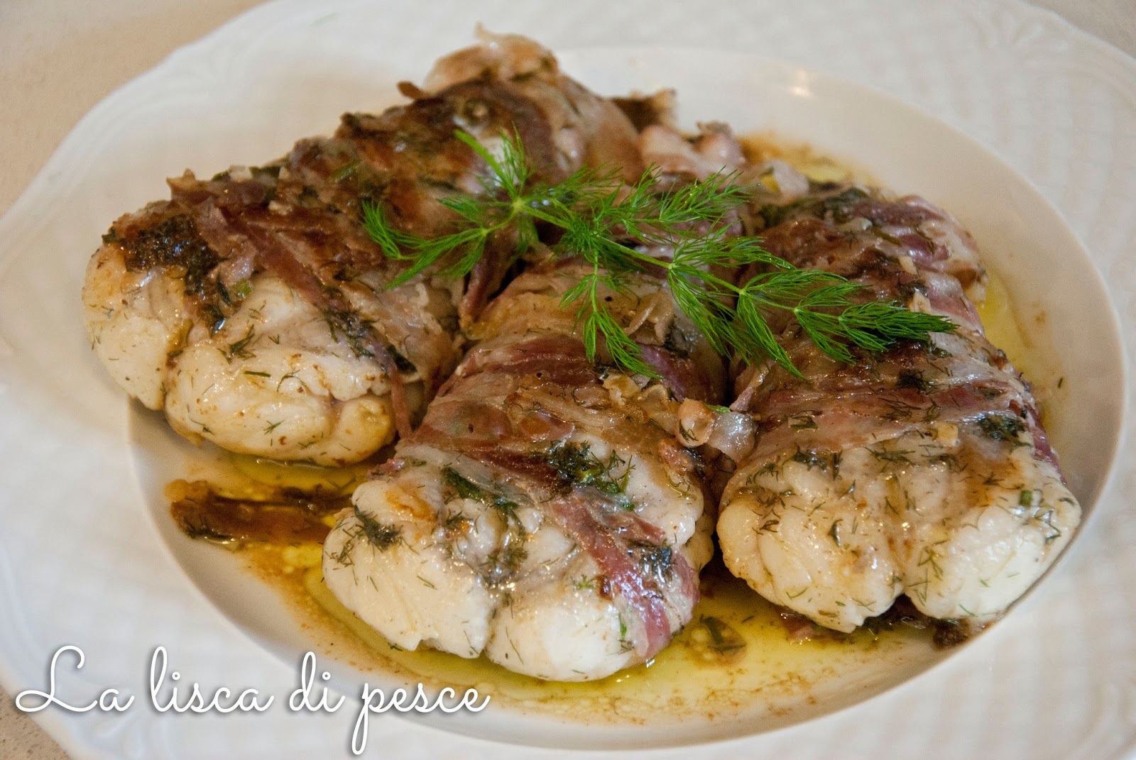 La lisca di pesce: Code di rospo in porchetta