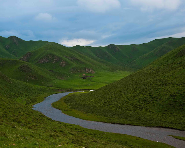 Life on Nanchang Lu: Highway to Heaven: Qinghai's Route S101