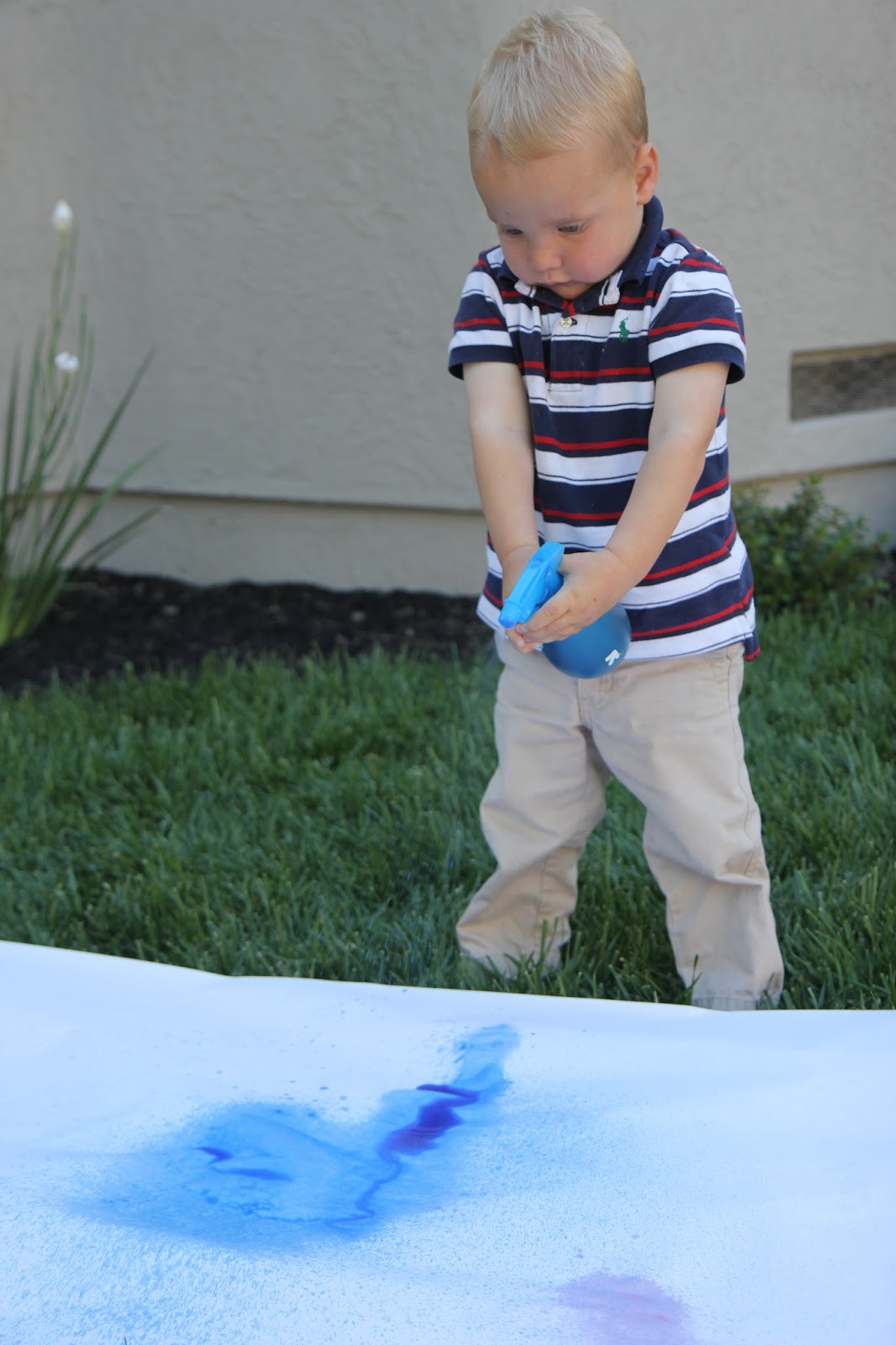 Toddler Approved! Spray Art for Toddlers