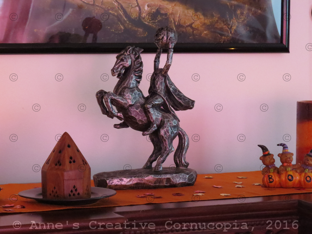 Anne's Creative Cornucopia Headless Horseman Statue Photograph