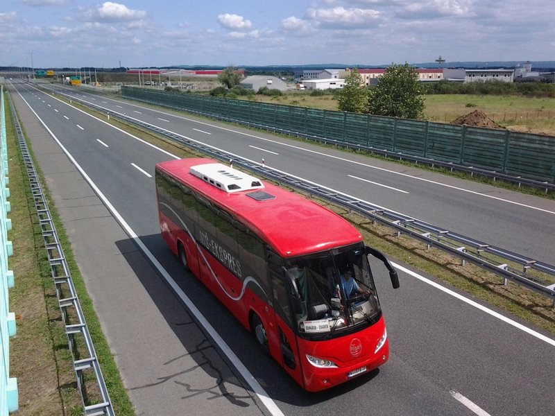 Satnica polazaka autobusa "Niš-ekspres"-a prema letenja sa aerodroma
