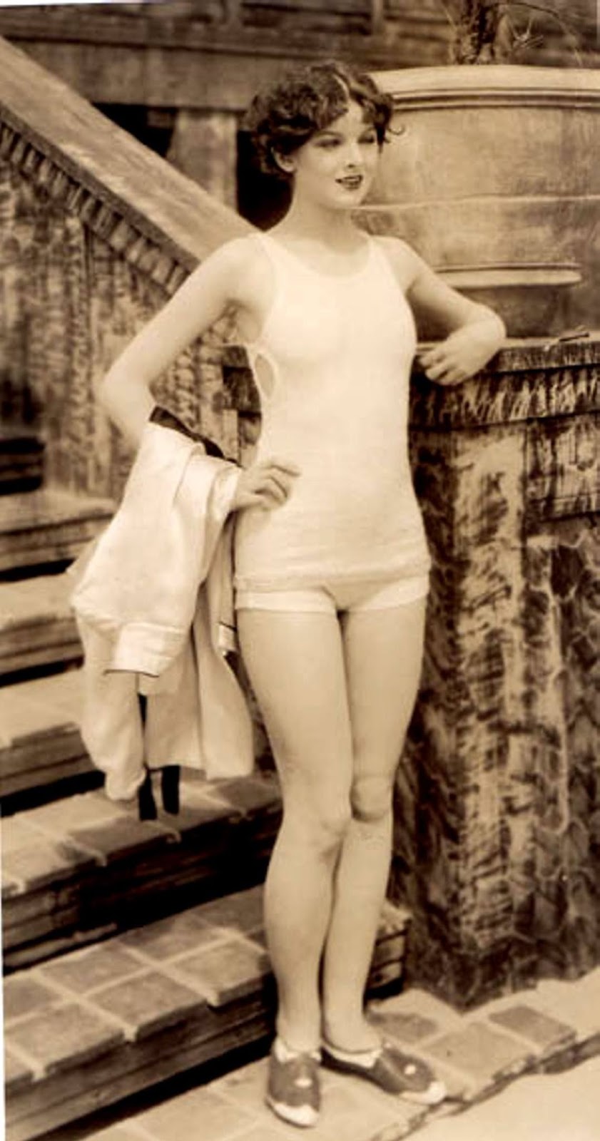 голые молодые японцы ретро. ширли темпл ножки. Valerie leon. Vintage teenies. Madeline smith в молодости.