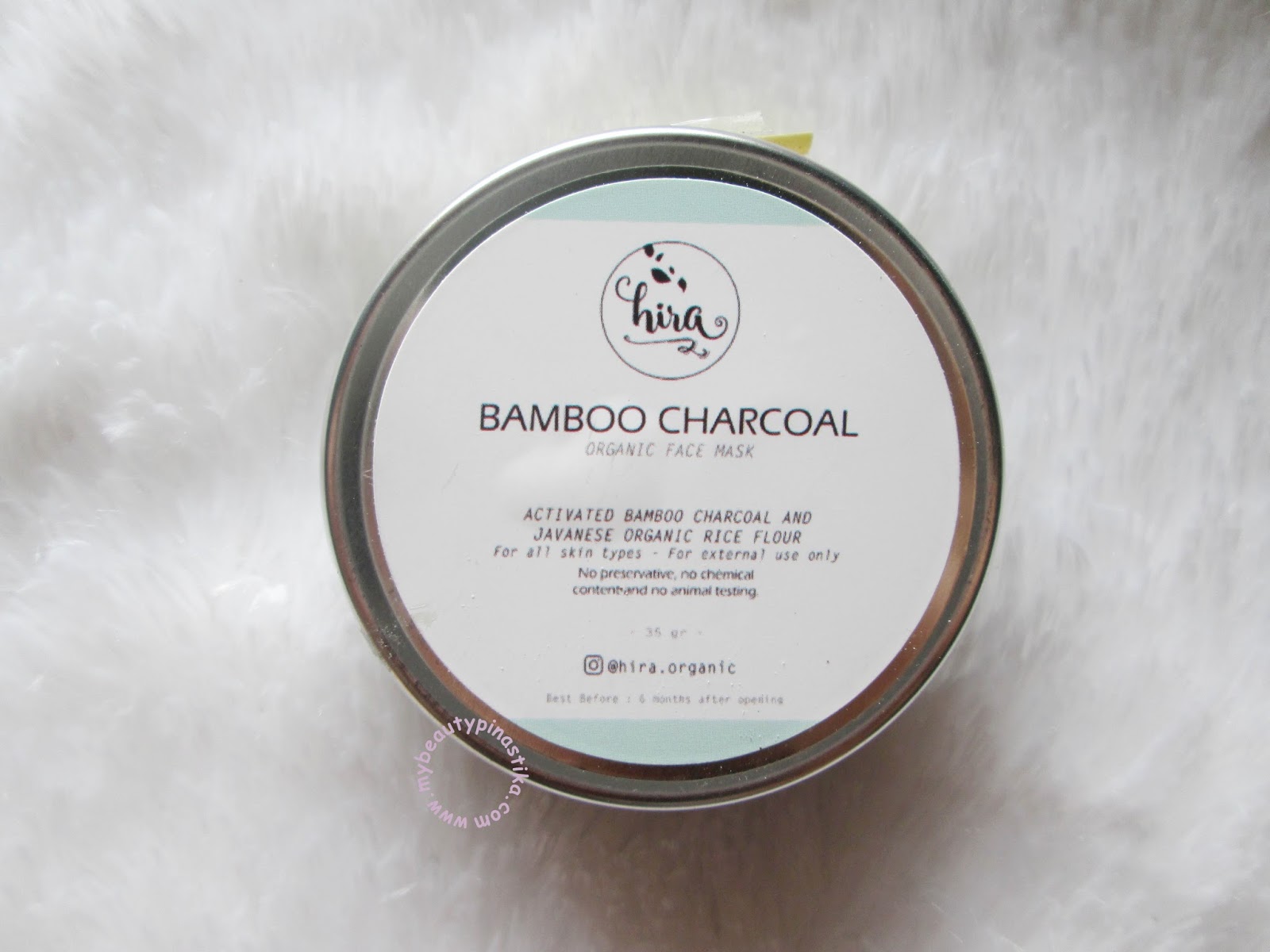 Download Pinastika Beauty Blog Seaweed Bamboo Charcoal Organic Face Mask By Hira Organic Review PSD Mockup Templates