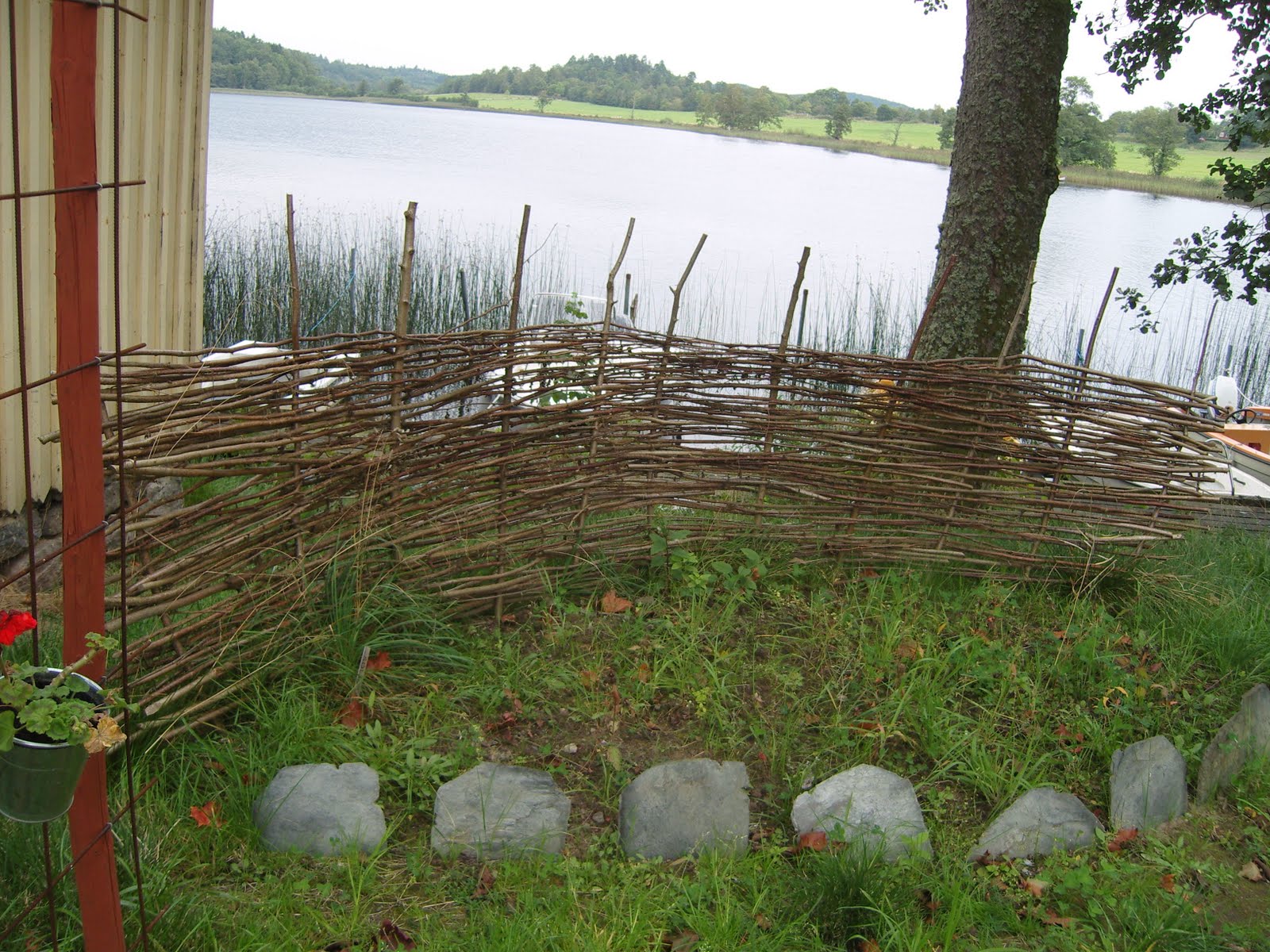 Källstorpet: Störar och slanor