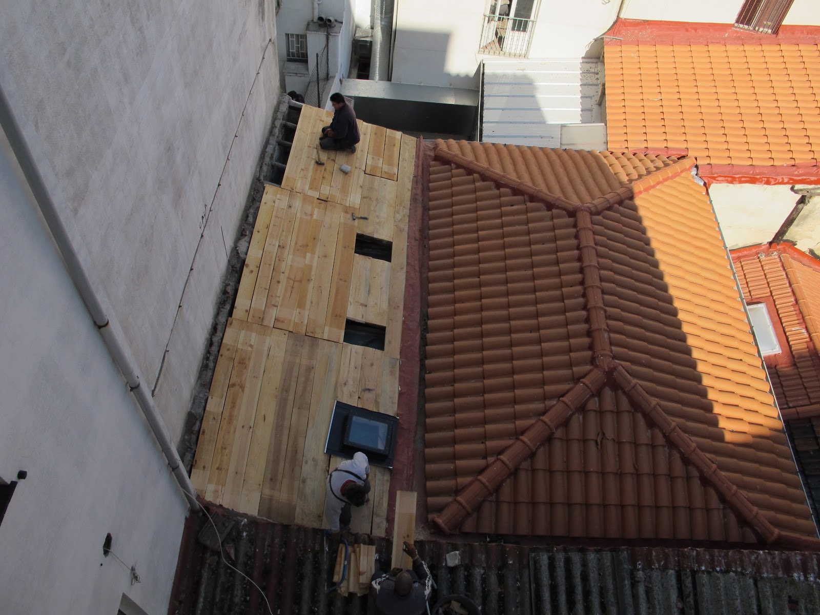 Mayal-construcción y diseño,s.l.: marzo 2012