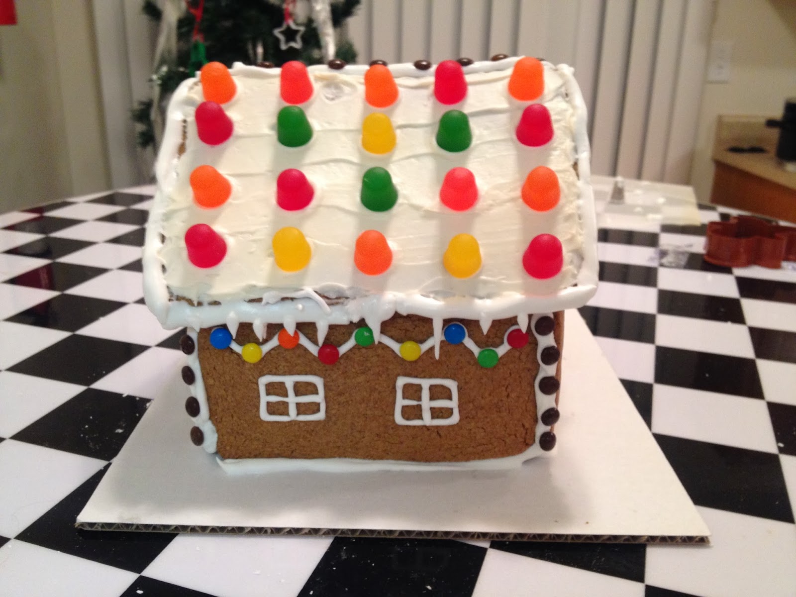 Gingerbread House - Recipes and Decor