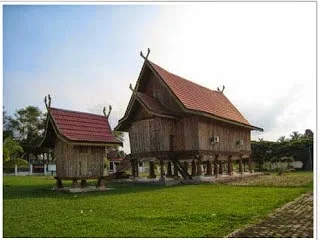 rumah adat provinsi jambi
