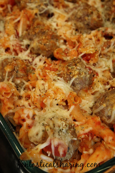 Chicken Parmesan Meatball Casserole | This recipe is classic comfort in casserole form - the meatballs are positively supreme! #recipe #maindish #casserole